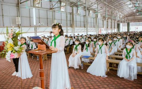 Trung Lao: 228 em xưng tội rước lễ lần đầu