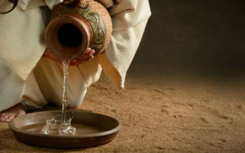 Ai nâng mình lên sẽ bị hạ xuống…
