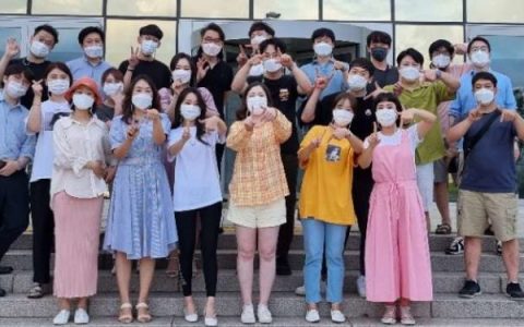 Nhóm nhạc trẻ Công giáo Hàn Quốc ca khen Chúa