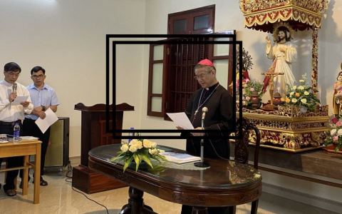 Công nghị hàng giáo sỹ giáo hạt Tứ Trùng
