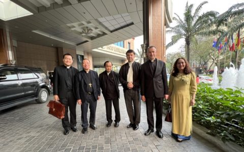 Thứ trưởng Ngoại giao Vatican đến Việt Nam