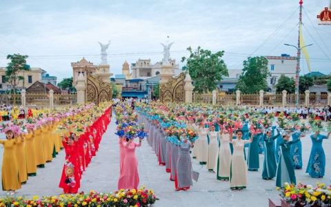 Khai mạc tháng dâng hoa kính Đức Mẹ