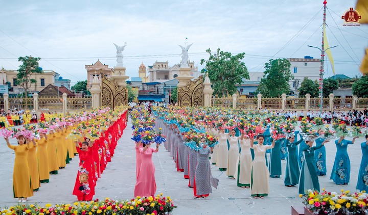 dai dong khai mac thang dang hoa kinh duc me 2022 10