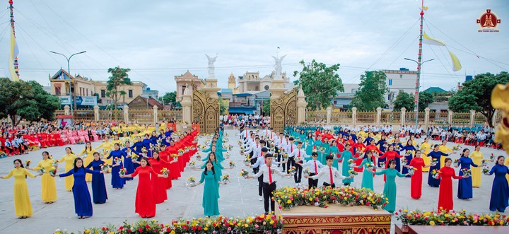 dai dong khai mac thang dang hoa kinh duc me 2022 8