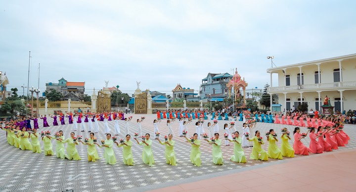 dinh hai dang hoa kinh duc me 2022 01