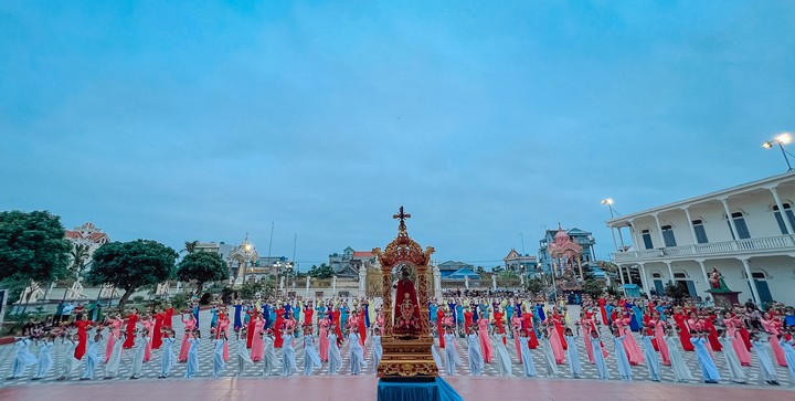 dinh hai dang hoa kinh duc me 2022 02