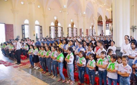Báo Đáp mừng lễ tước hiệu Đền Thánh
