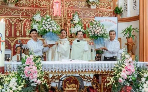 Giáo hạt Liễu Đề: Quý chức và quý cha tĩnh tâm