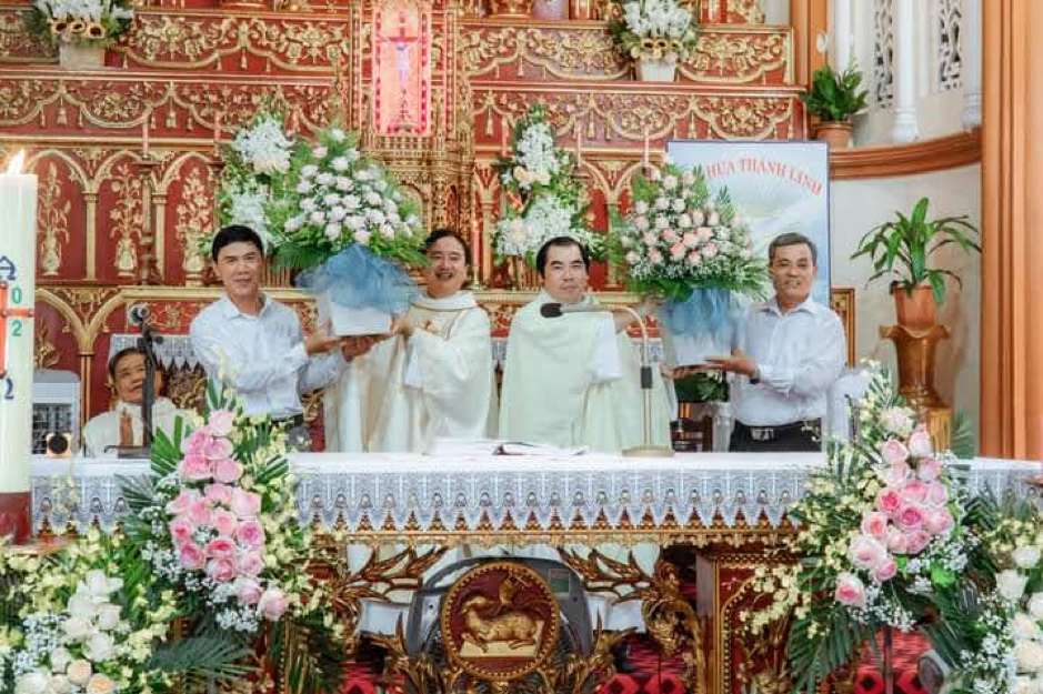 Giáo hạt Liễu Đề: Quý chức và quý cha tĩnh tâm