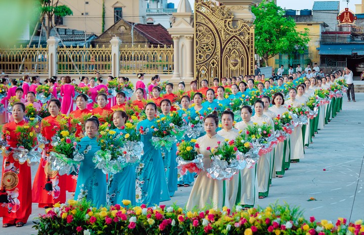 dai dong be mac thang hoa kinh duc me 2022 2
