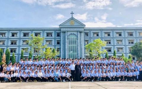 “Tình Yêu Đức Ki-tô Thúc Bách Tôi”