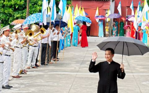 Gx. Duyên Thọ và Diêm Điền đón cha xứ mới