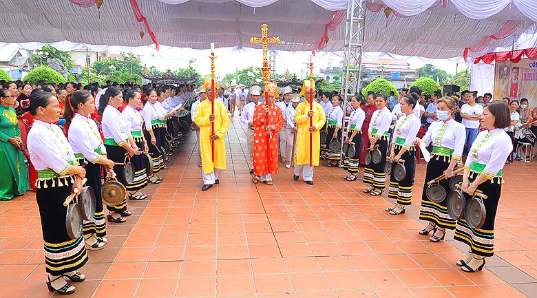 Ấp Lũ đón mừng cha xứ Vinhsơn Nguyễn Văn Hiến