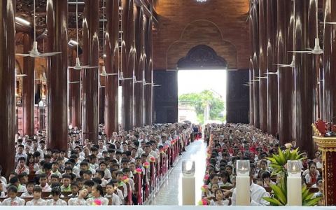 Giáo xứ Xương Điền: Thánh lễ chính tiệc tuần chầu