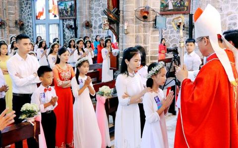 Thuỷ Nhai: Thánh lễ tạ ơn và ban bí tích Thêm sức