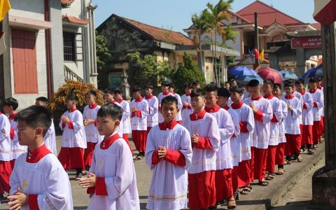 Tuần chầu Quần Cống, thánh lễ chính ngày