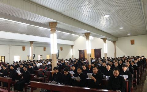 Chủng sinh Bùi Chu vào “Sa Mạc” đầu năm