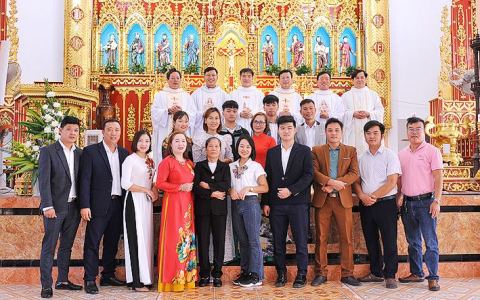 BTT Hạt Kiên Chính- Tứ Trùng mừng quan thầy