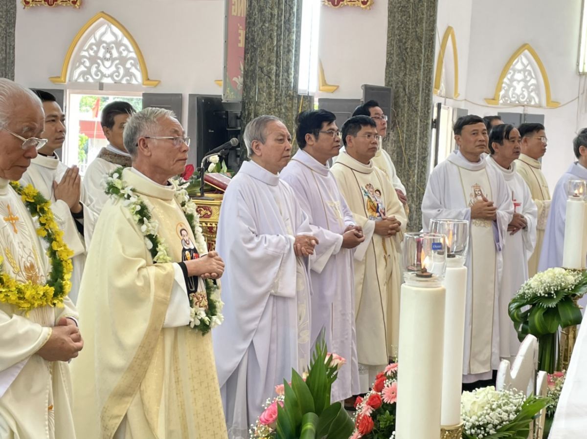 Cha Đaminh Thoả: Thánh lễ tạ ơn 25 năm linh mục