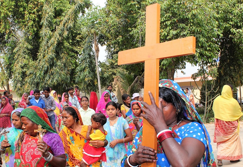 hindu devotees pray at matri dham ashram in varanasi during lent
