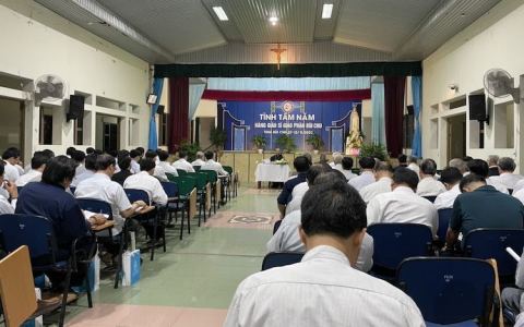 Khai mạc tuần tĩnh tâm linh mục đoàn Gp. Bùi Chu