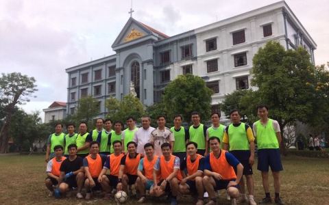 Tĩnh tâm hiệp hành, chuyện ngoài lề