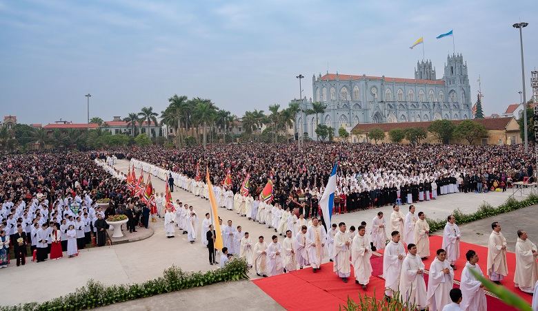 Thánh lễ đại triều mừng kính Đức Mẹ Vô Nhiễm