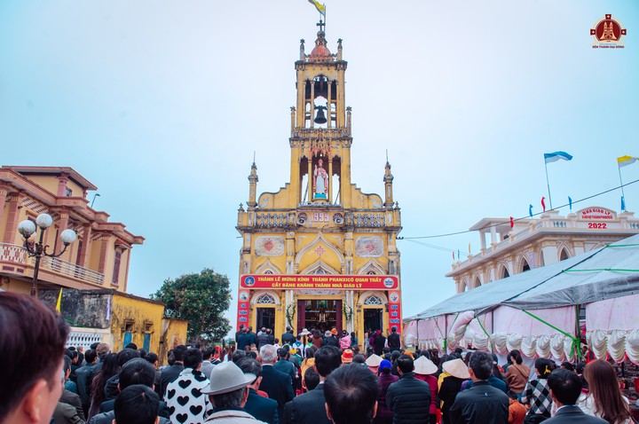 giao ho phanxico dai dong 8