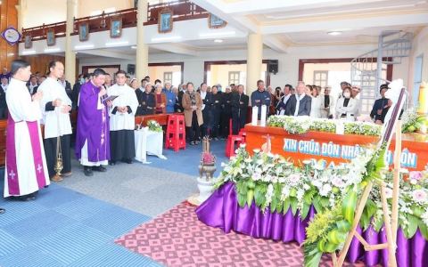 Thánh lễ an táng và di quan sơ Maria Phạm Thị Cậy