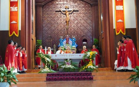 Quần Cống mừng ba vị thánh tử đạo tiền nhân