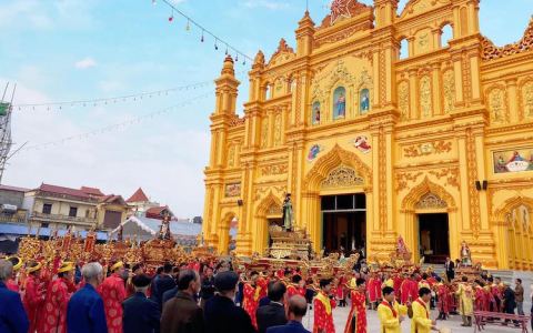 Trung Lao mừng Mẹ Thiên Chúa, tuần chầu lượt