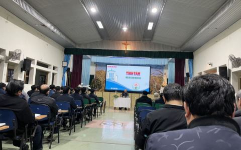 Linh mục đoàn Bùi Chu tĩnh tâm và tất niên