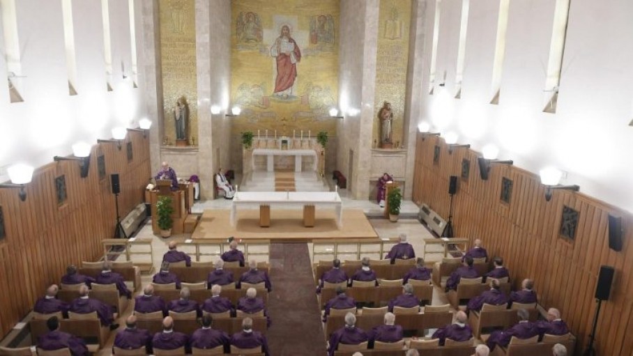 gli esercizi spirituali del papa e la curia romana ad ariccia nel 2020 vatican media 0
