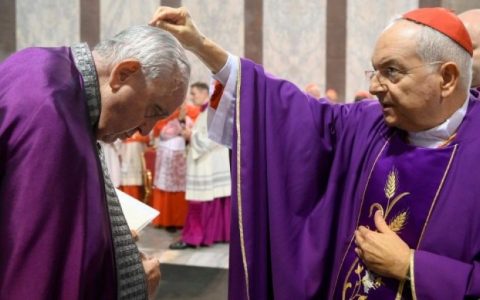 ĐTC chủ sự Lễ Tro tại Thánh đường Santa Sabina
