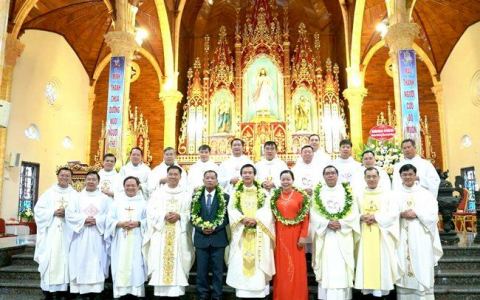 Cha mới Giuse Vũ Viết Hướng, SDB dâng lễ tạ ơn