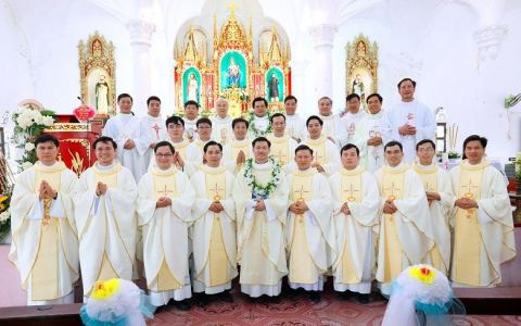 Thánh lễ Tạ ơn Tân linh mục Vinhsơn Phạm Thế Viết