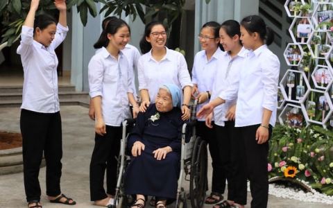 Nói một chút về Chị
