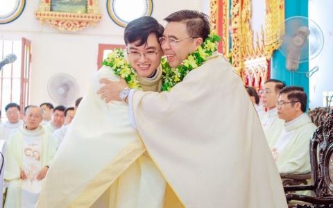 Thánh lễ Tạ ơn Cha mới Phaolô Nguyễn Văn Hiền