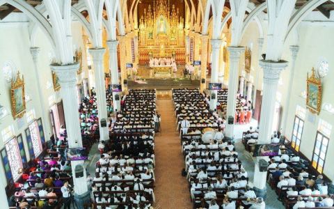 Giáo xứ Xuân Thuỷ chầu Thánh Thể