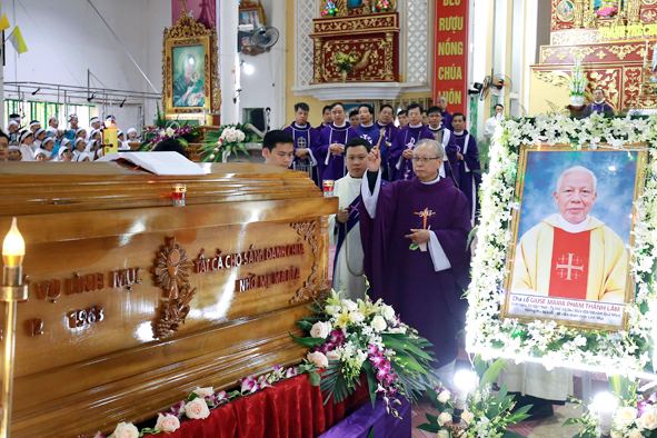 Thánh lễ An táng Cha cố Giuse Phạm Thành Lâm