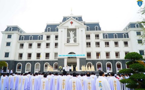 Giáo phận Vinh khánh thành Trung tâm Mục vụ