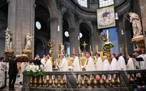 Thánh lễ tôn phong 5 Chân phước tử đạo tại Paris