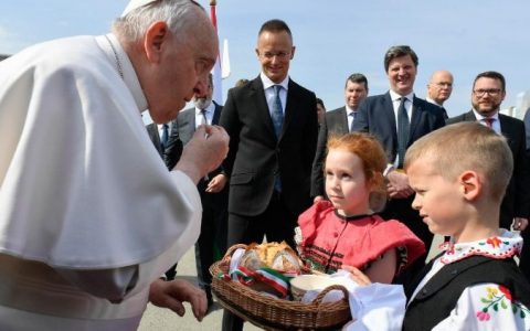 Đức Thánh Cha Phanxicô đã đến thủ đô của Hungary