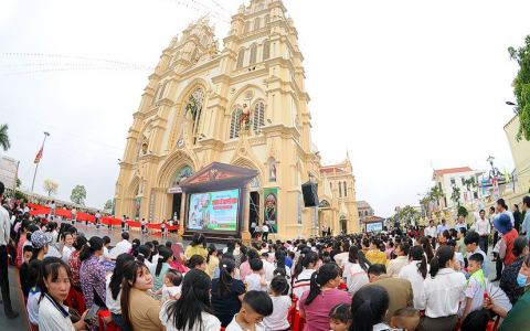 Giáo phận Bùi Chu: Thánh lễ Truyền Dầu