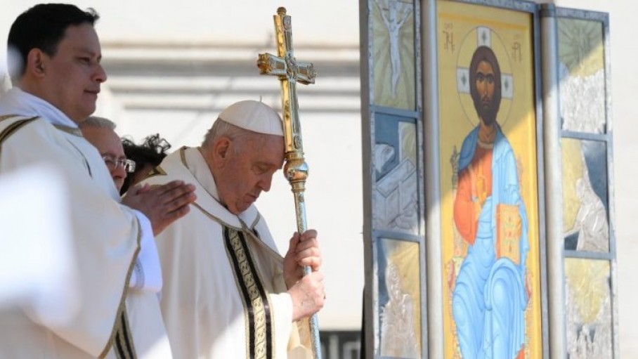 pope francis at mass 1 1