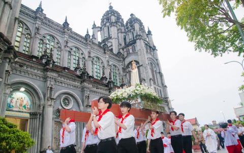 Thánh Danh: Giáo lý viên mừng kính Mẹ Fatima