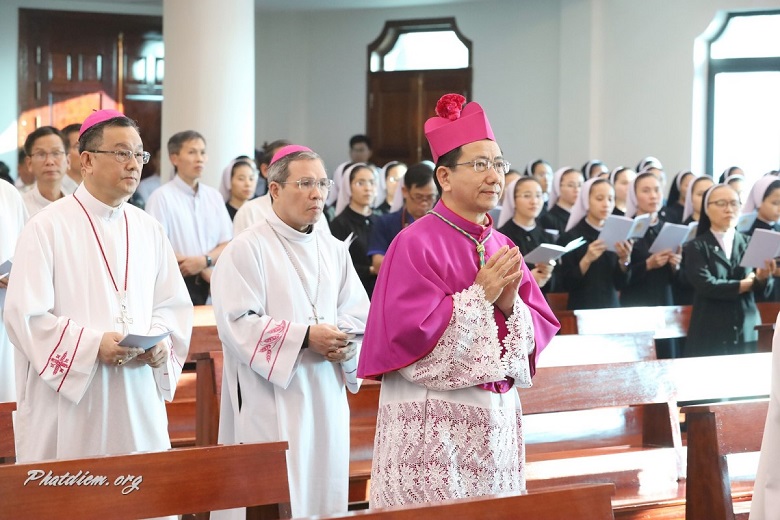 nghi thuc tuyen xung duc tin cua duc cha phero kieu cong tung1529950
