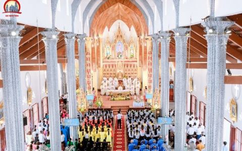 Giáo xứ An Cư chầu lượt thay giáo phận