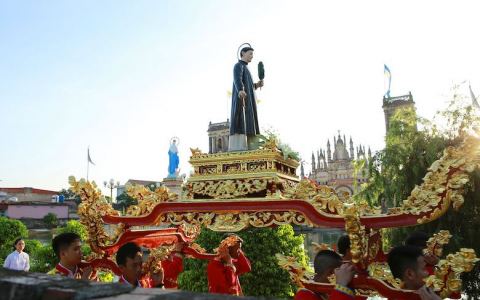 Trung Linh kính thánh Đaminh Trần Duy Ninh