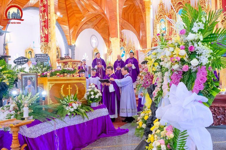An Cư hồi táng cha cố Giuse Nguyễn Quang Thạnh